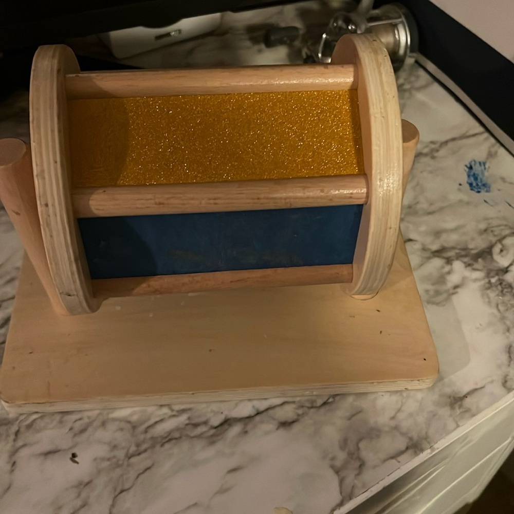 Wooden spin toy for baby